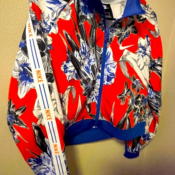 Nike jacket - Picture 1 of 4